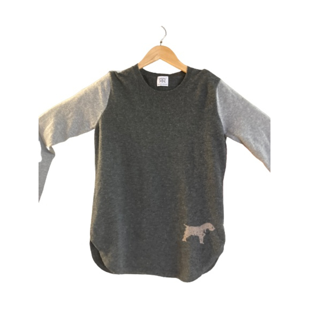 Double R Crew Neck 100% Cashmere Sweater with Scoop Hem in Light Grey Small